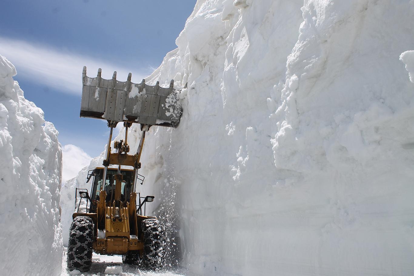 Kar nedeniyle 6 aydır kapalı kalan yol açıldı